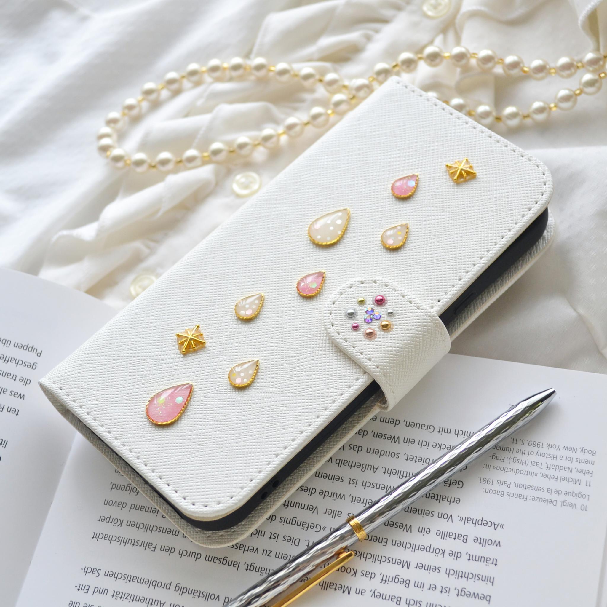 手帳型スマホケース『♡PINK♡』-spray- 傷が目立ちにくい型押し生地使用 全機種対応 白