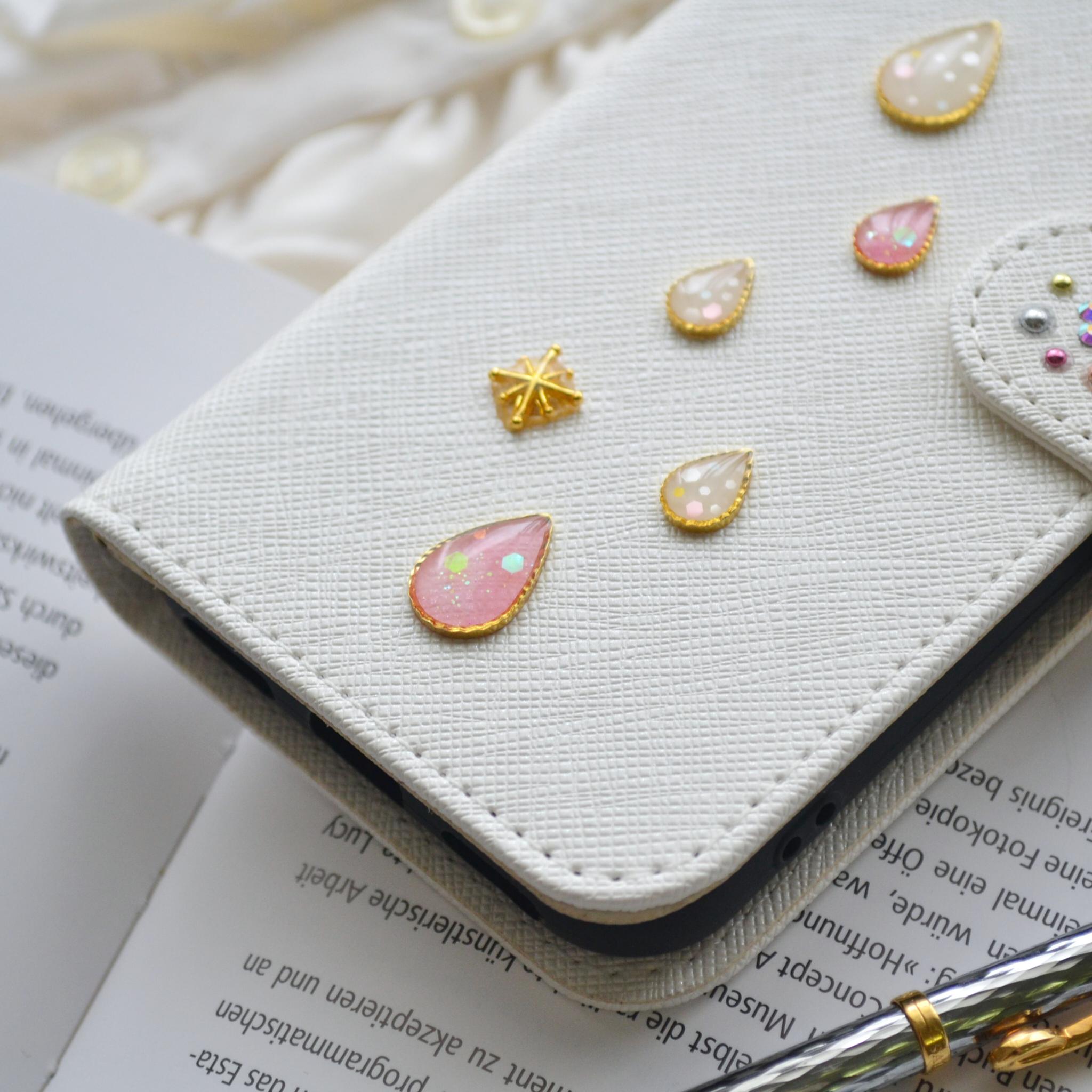 手帳型スマホケース『♡PINK♡』-spray- 傷が目立ちにくい型押し生地使用 全機種対応 白 | 3枚目