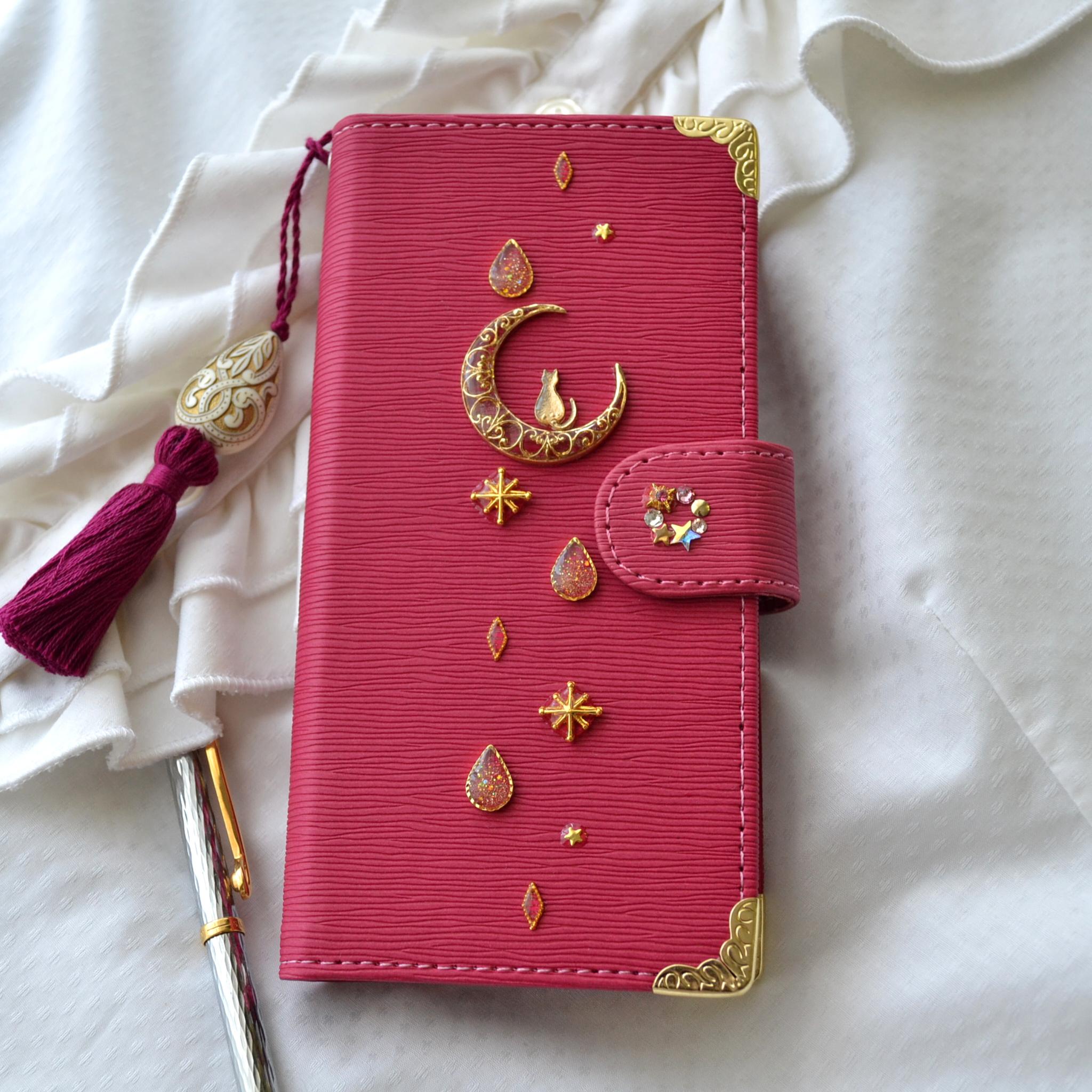 手帳型スマホケース『猫と月のロマンティック』ディープピンク 全機種対応 ワンランク上の傷が目立ちにくい生地使