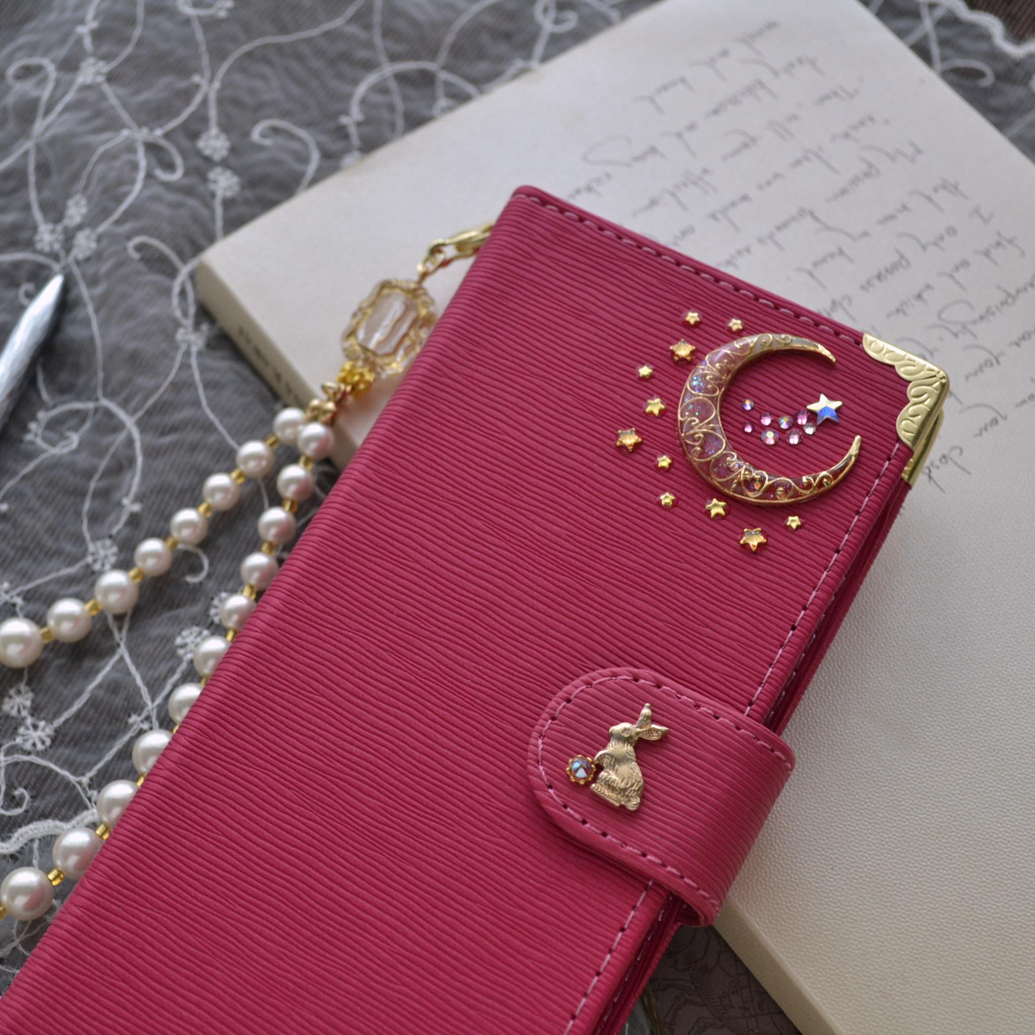 手帳型スマホケース『ピンクムーンとオーロラの流星』全機種対応◎ワンランク上の深みピンク、傷が目立ちにくい型押生地 | 3枚目