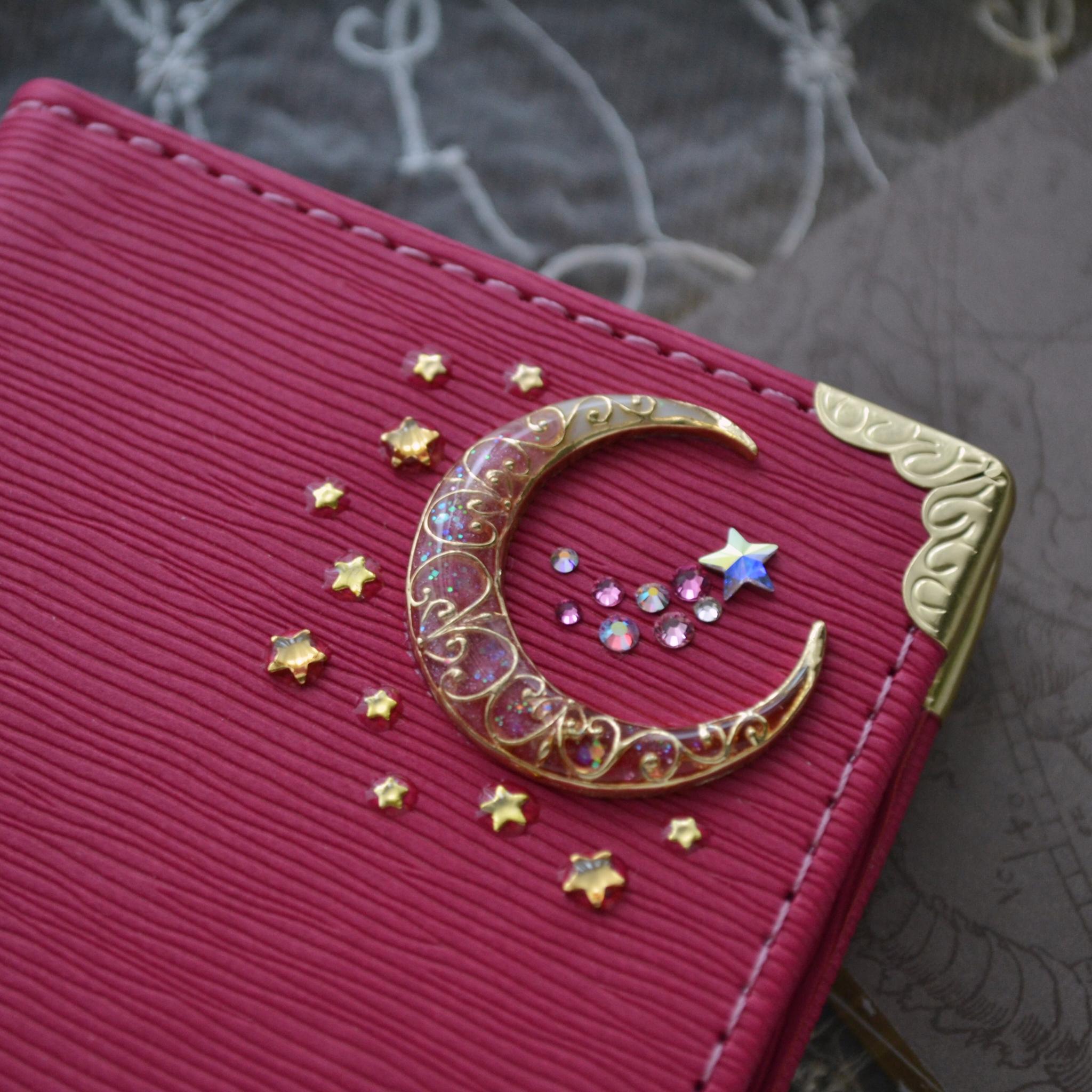 手帳型スマホケース『ピンクムーンとオーロラの流星』全機種対応◎ワンランク上の深みピンク、傷が目立ちにくい型押生地 | 4枚目