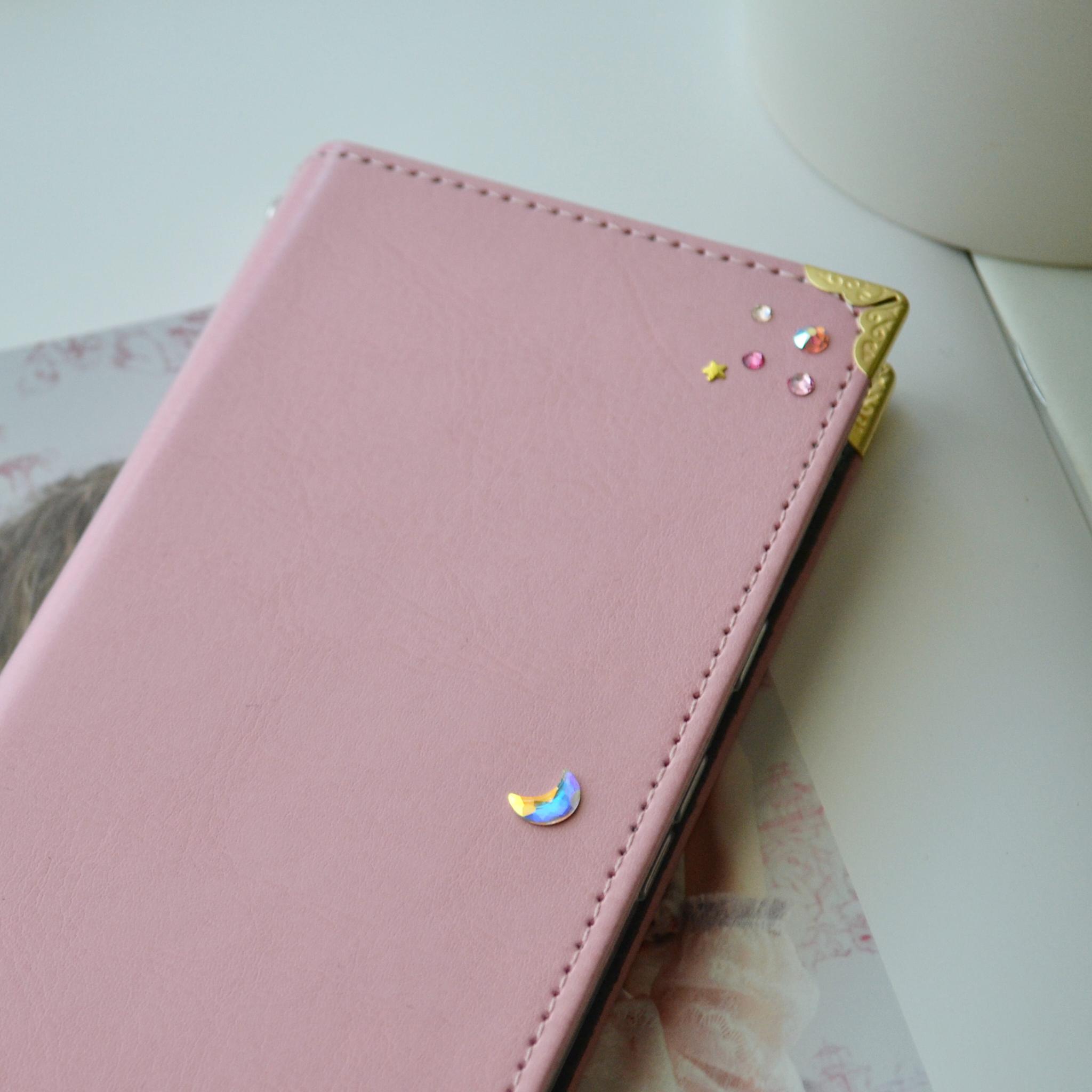 ベルトなし手帳型スマホケース『月と星屑のスマホ手帳』-三日月のクリスタル-　ピンク 全機種対応◎ | 2枚目