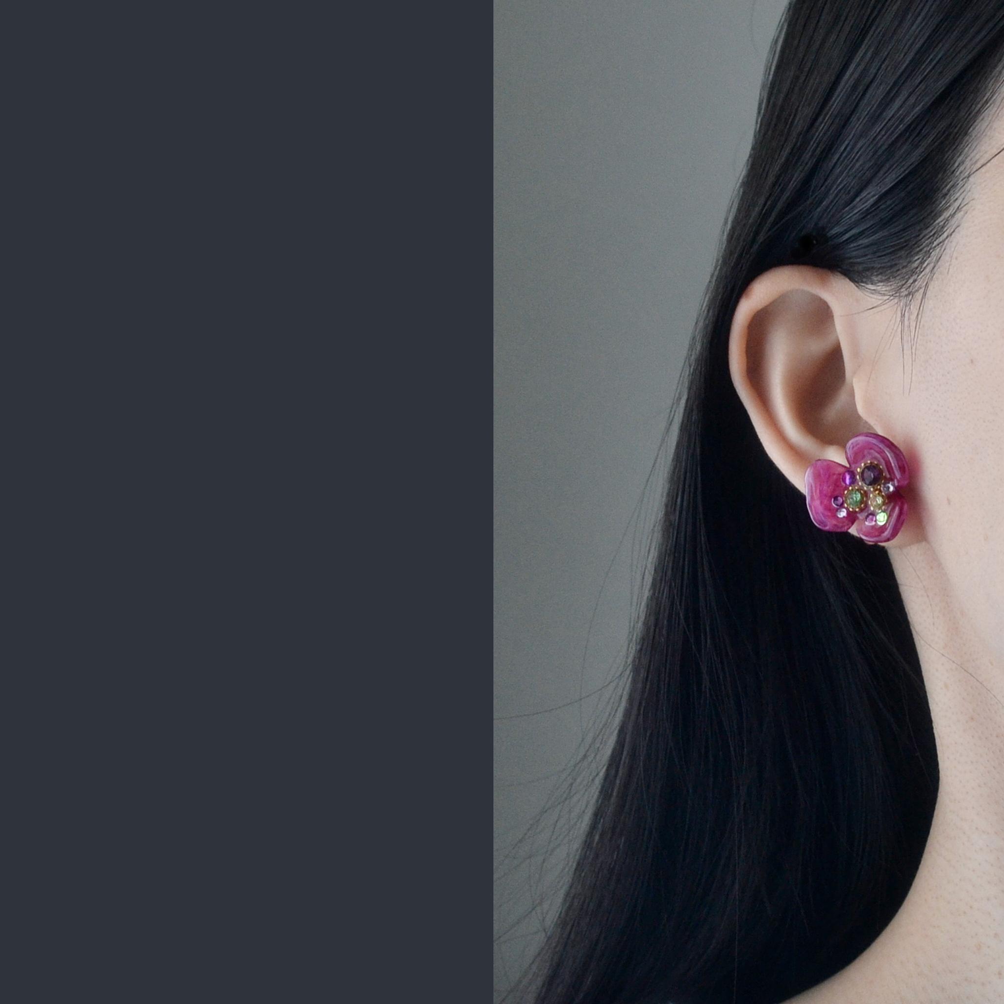 イヤリング『Grape』紫の宝石。スワロの実ををぎゅっと詰め込んだ、ノンホールピアス or ピアス | 4枚目