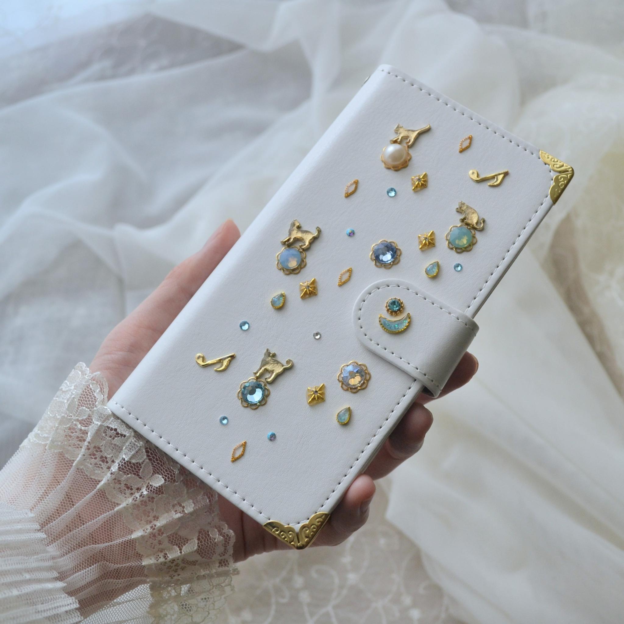 手帳型スマホケース『猫の思い出』白×水色　Kitten Blue デコレーションカバー 全機種対応◎