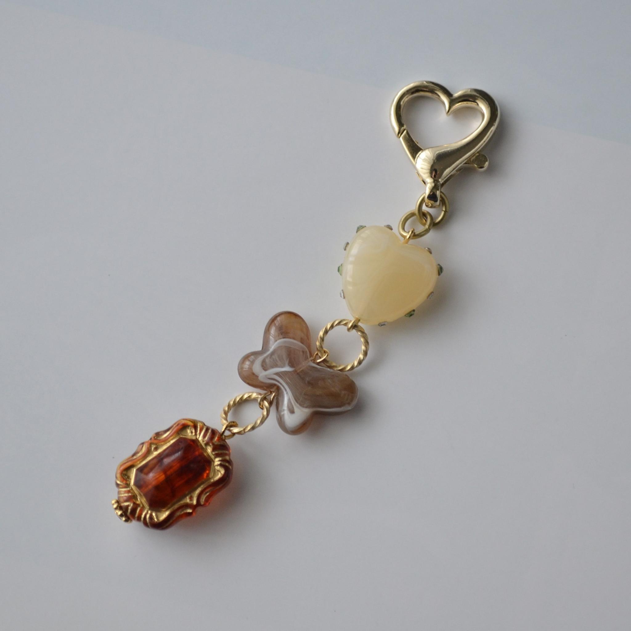 レトロかわいいストラップ　ハート×べっ甲×ちょうちょ　鍵やスマホのワンポイント。バッグの中で目印に！ | 5枚目