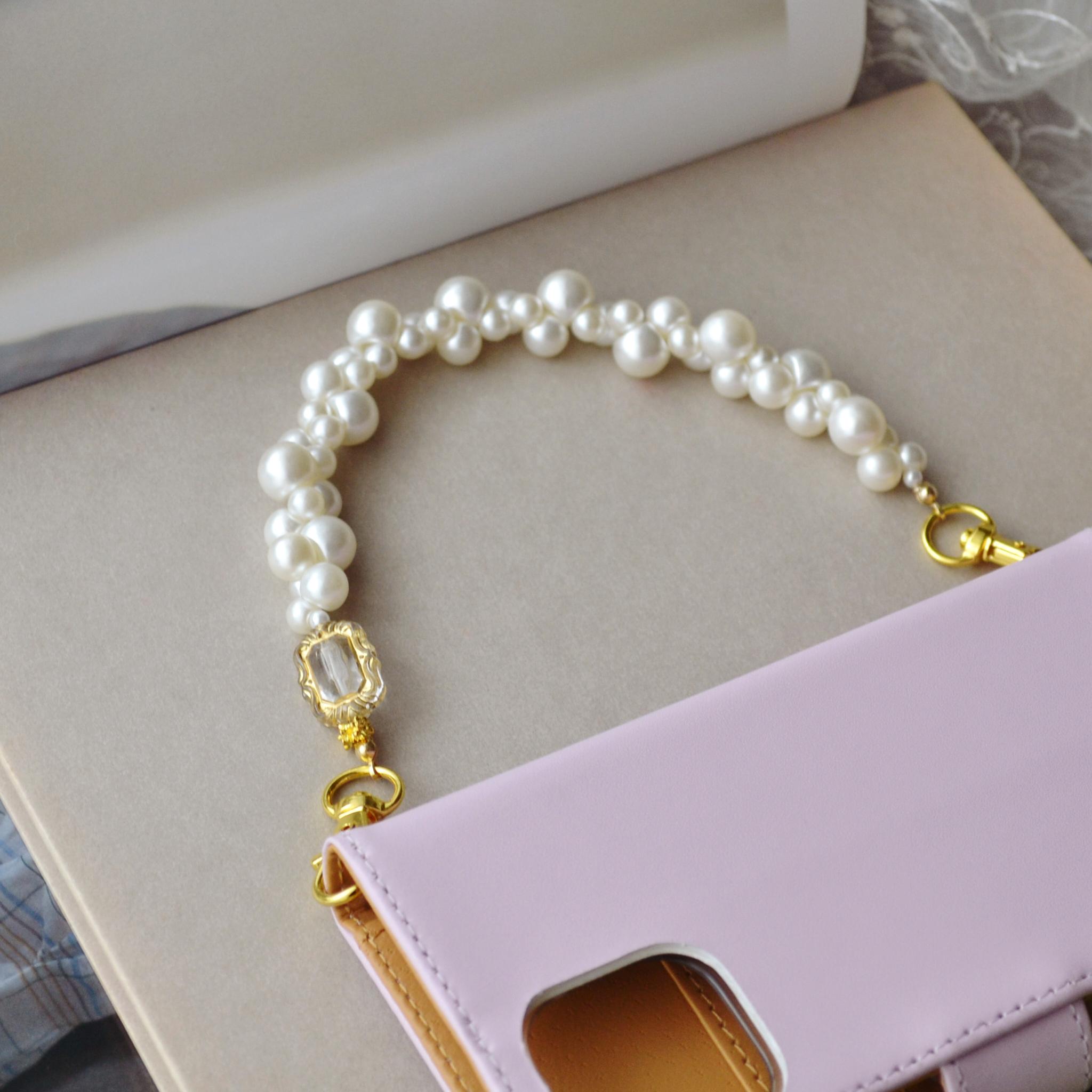 入道雲のようなもくもくパールストラップ　耐久性UP　スマホチェーン　スマホストラップ　ハンドストラップ