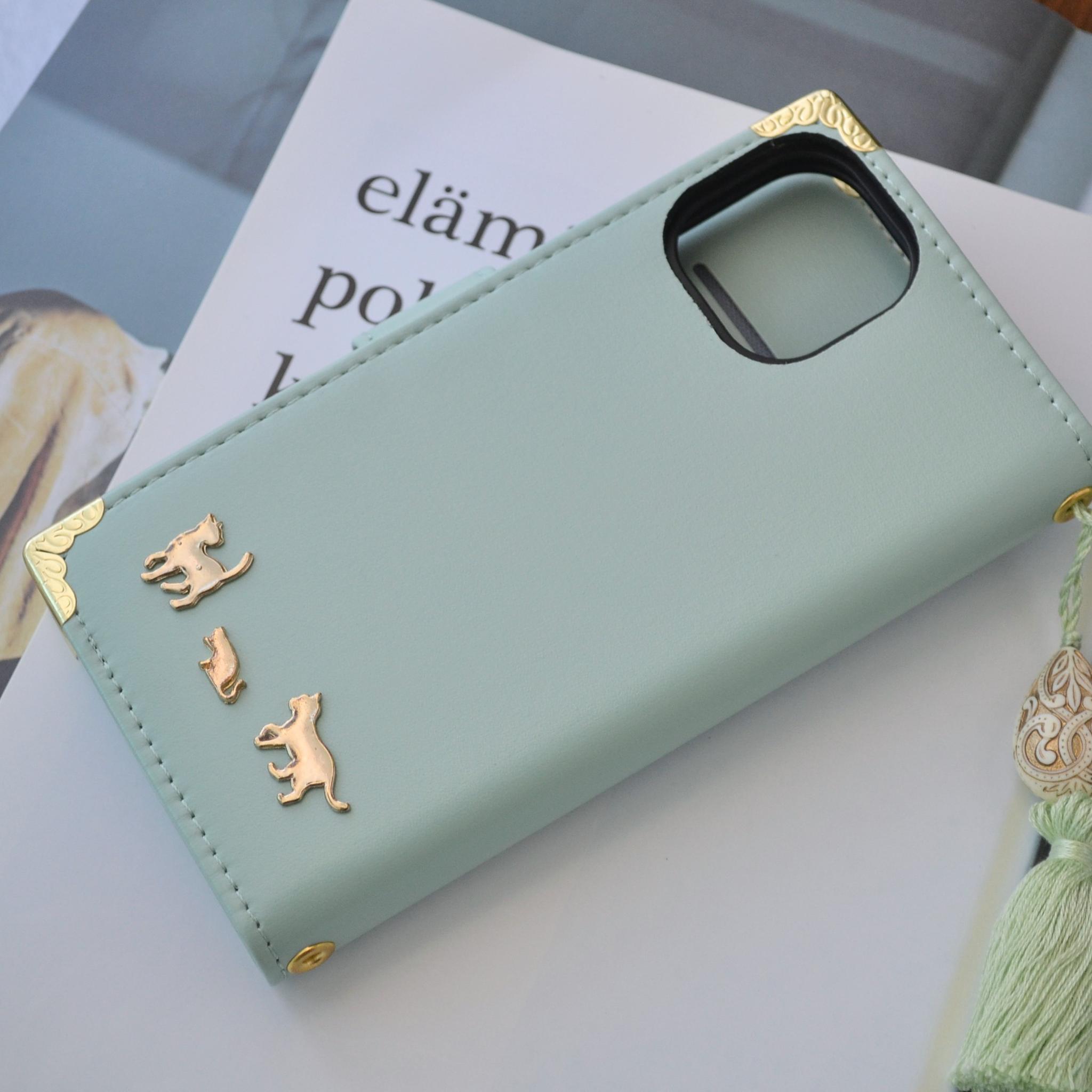 手帳型スマホケース『猫と月の宇宙旅行』花と蝶　ミントグリーン 　全機種対応☆スマホケース　パステルカラー | 10枚目