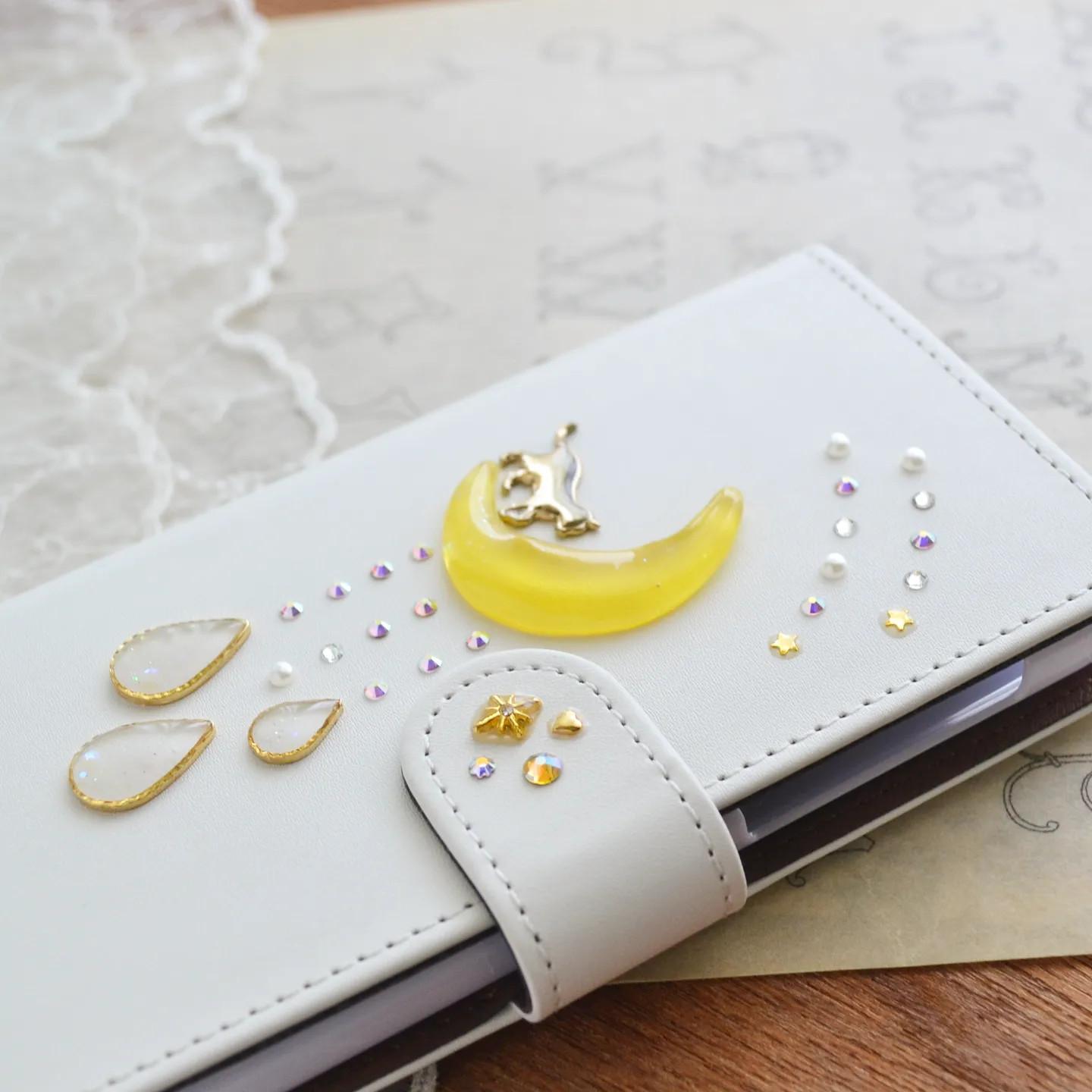 ぷっくり月としずく☆手帳型スマホケース『犬と月のいる星空』全機種対応♡特集掲載、creema限定作品 | 2枚目